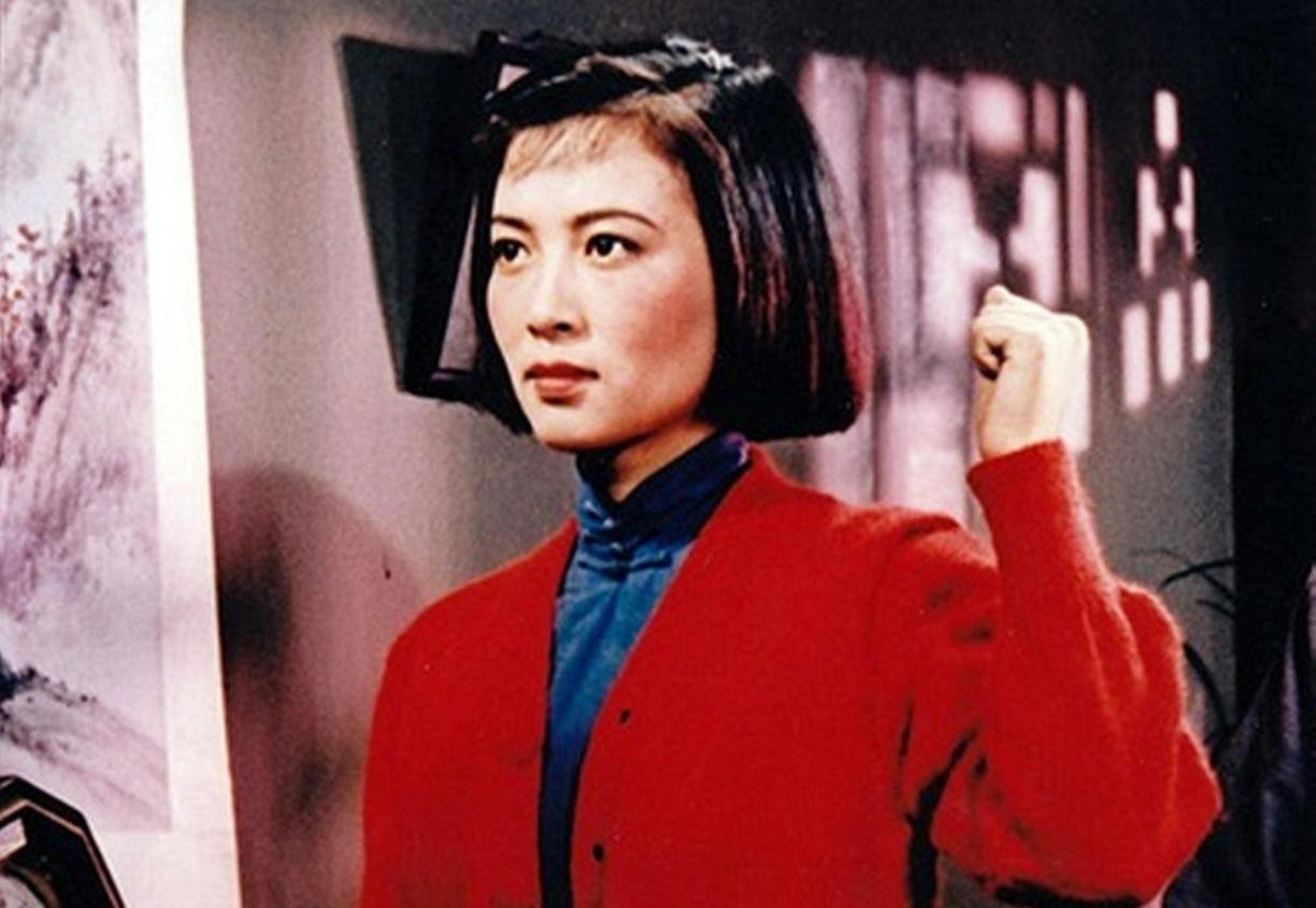 七律·致青春

一季韶华一季春，韶华丽美梦追人。
书香十载书生气，风雨经年风卷尘