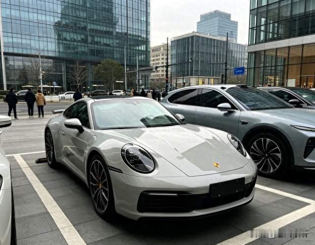 曾经加价排队提车，保时捷这些年怎么慢慢冷下来了？