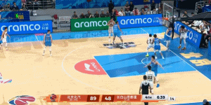 王者归来！曾凡博伤愈复出北京北汽主场105:55大胜吉林！
    此役，小曾迎