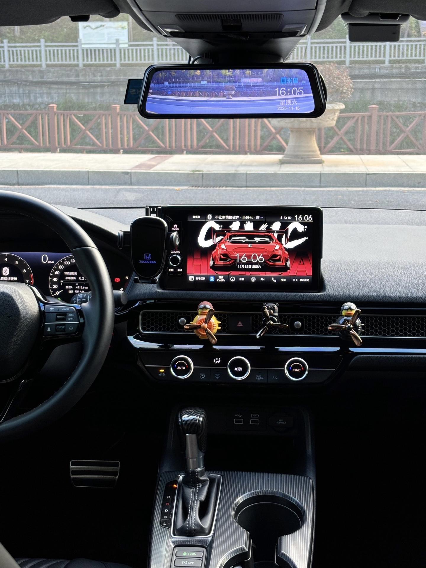 只回复开本田的，分享一张你相册里的思域