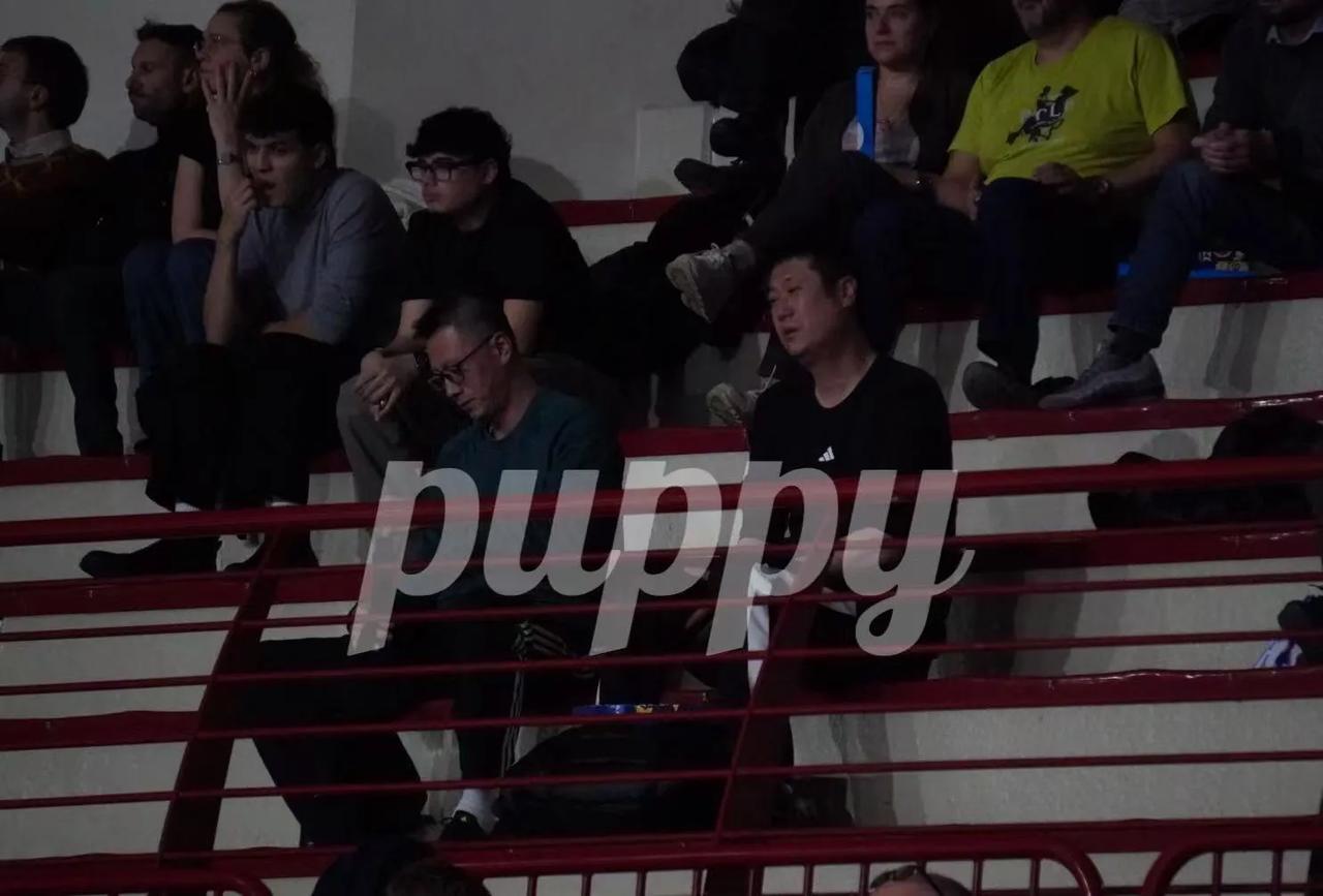 赵勇和袁灵犀前往意大利现场观看庄雨珊所在的球队圣乔瓦尼对阵诺瓦拉的比赛，作为中国