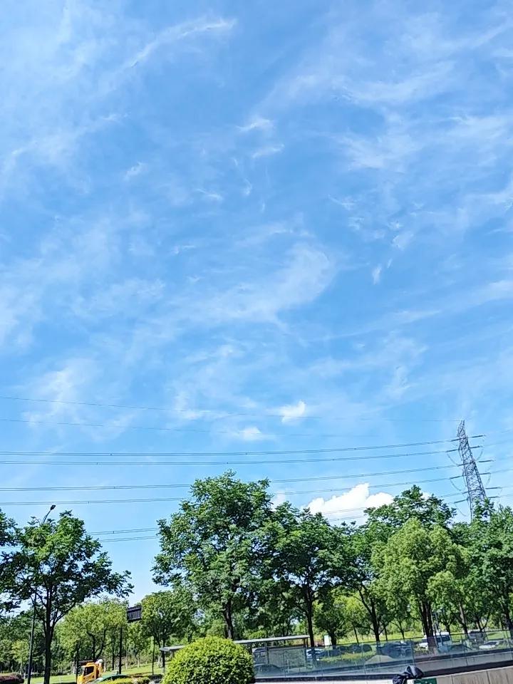 顶级养生｜长寿从来不靠拼命运动
 
很多人一直搞错了养生的方向。
以为拼命锻炼、