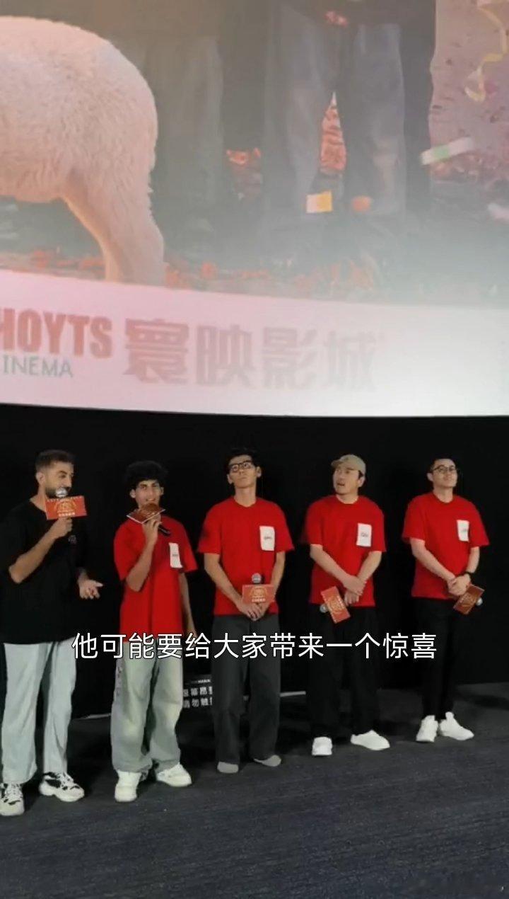 欢迎来龙餐馆一家三口谁能想到戏里暖心的一家三口，现实还藏着这么命中注定的缘分。小