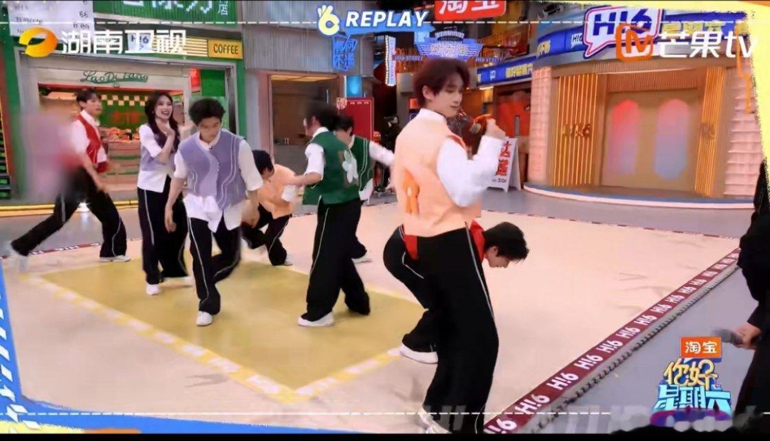 舞蹈是欢乐喜剧人，游戏变战力天花板！文韬反差萌谁能拒👏文韬跳舞没有功劳也有苦劳