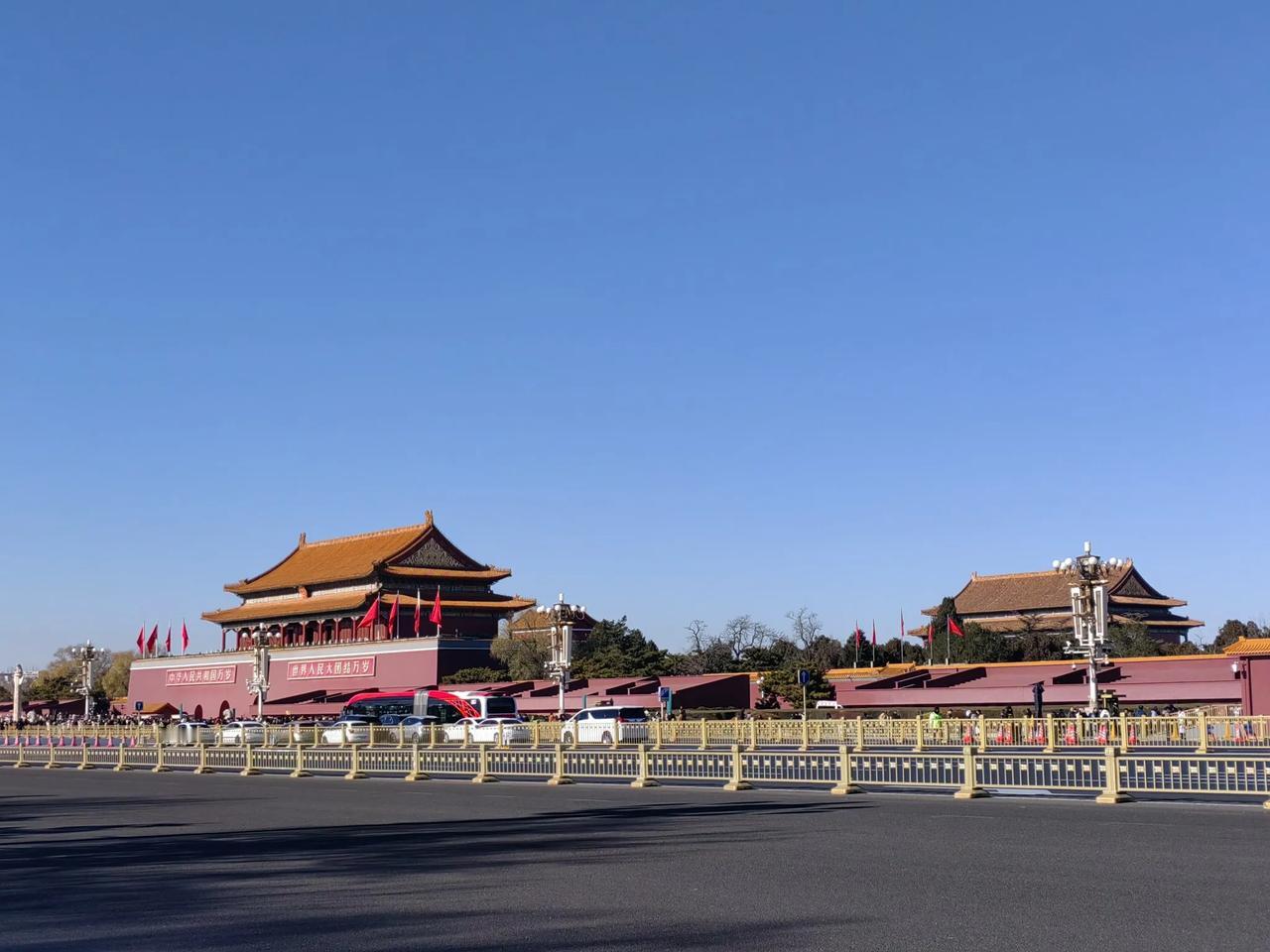 周日陪亲戚去协和医院看病，因为没多大问题，心里也就放松了。送她去北京西站坐火车，