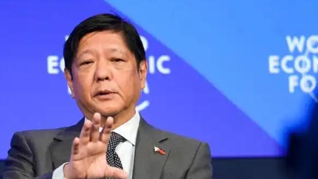 新加坡《联合早报》今天登了条消息，美国国务院公开跳出来谴责中国，说中方在仁爱礁对