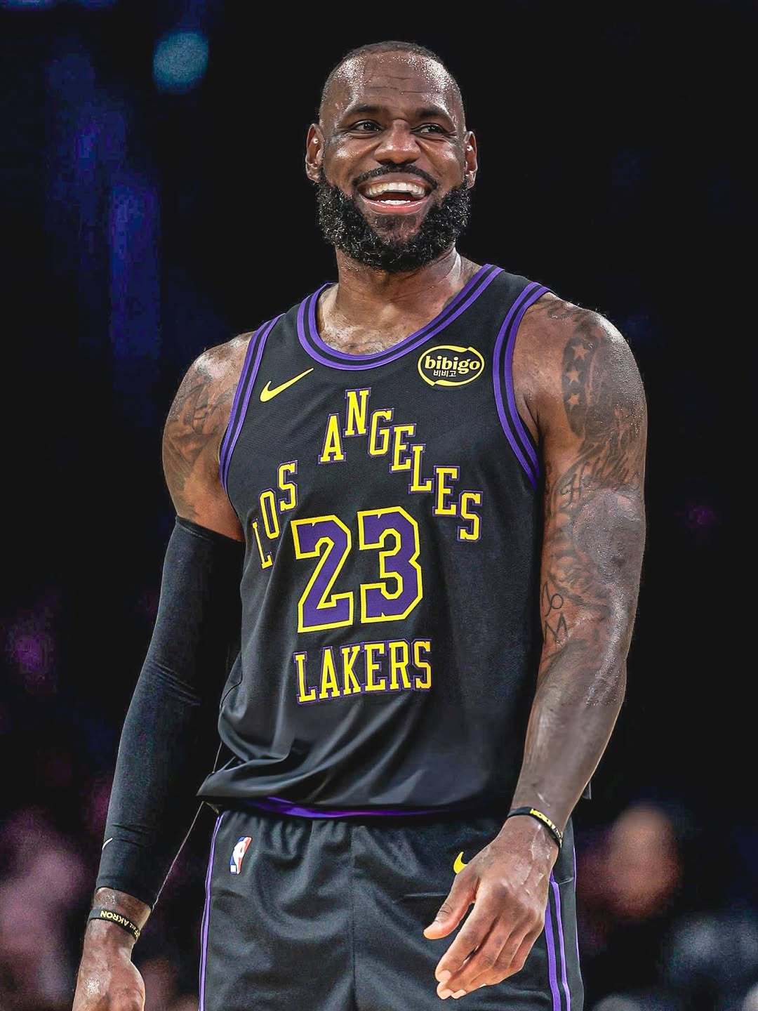 詹姆斯-我的评分：标准的满分💯，精彩才刚刚开始，老詹回来球队就是不一样了。