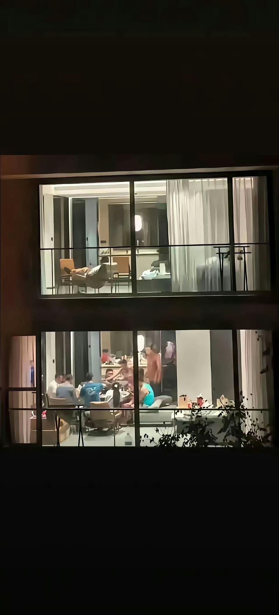 如果是你，你会更喜欢楼上的生活还是楼下的生活知足就是幸福，你同意这个说法吗？ 用