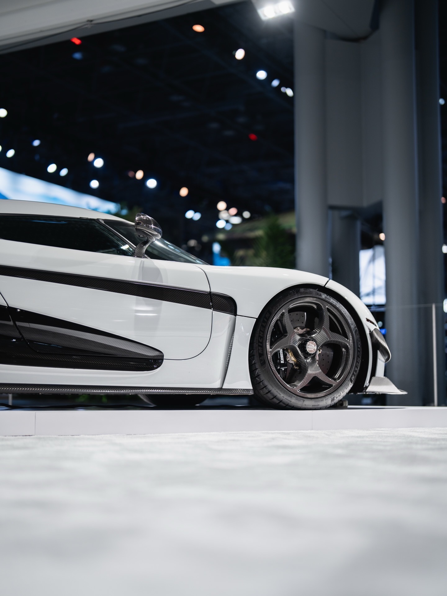 一款拥有突破性工程设计和卓越性能的汽车：科尼赛克 Regera。Regera 限