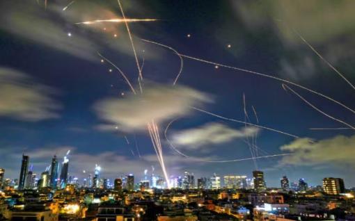 有人问伊朗为什么不打击美国本土？其实答案很简单，不是不想打，而是既没能力打，也不