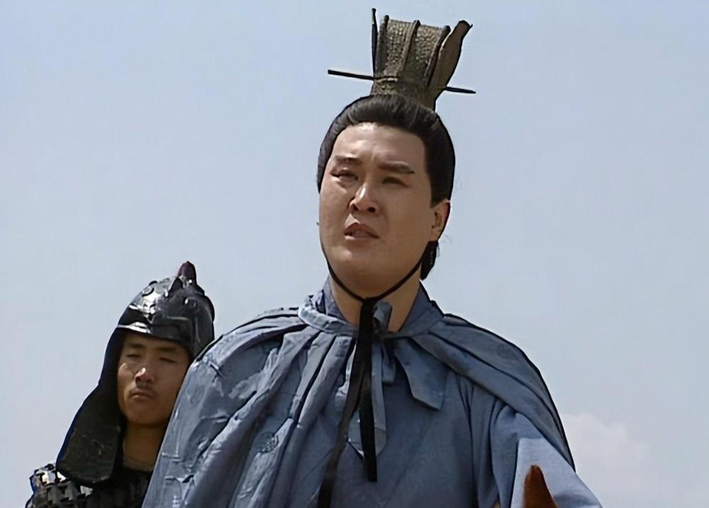 陆逊是东吴第四个大都督，他有两个才能，是东吴其他三个人所不具备的，这也是陆逊能打