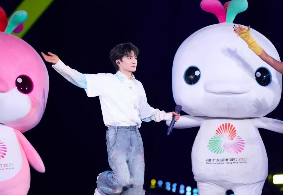 起猛了看见周深Bbox了周深你还有什么惊喜是我们不知道的？！唱歌封神就算了，Bb