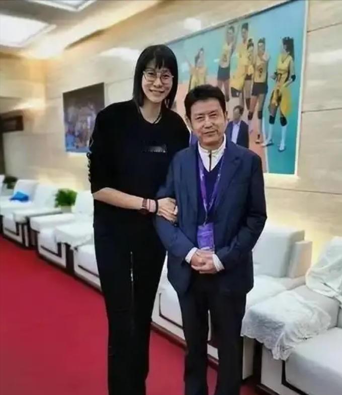 [微风]1992年，陈忠和的妻子因背包带勾住了火车，而被卷入火车下不幸而亡，3年