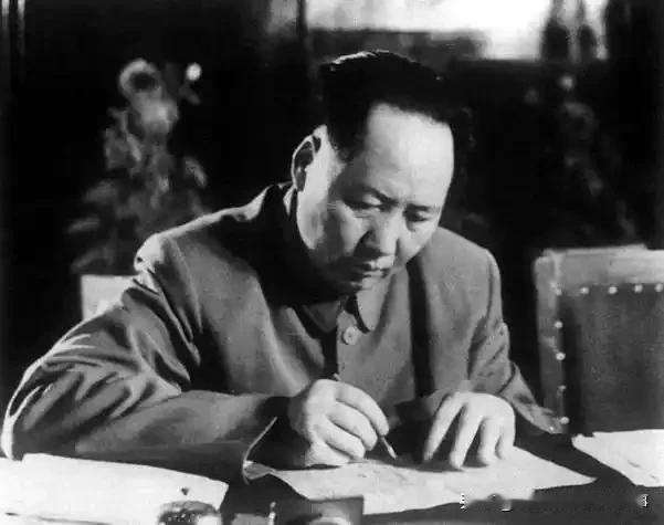 昨日闲极无聊
信手发了篇文章
充实了一下知识储备
宣泄了一下个人情绪
阅读量一如