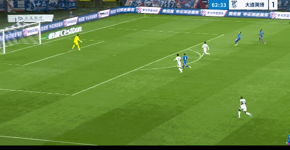 这个球到底是盖伊进的还是李可进的，即便看回放感觉也是看的不是很清楚，不过今天的比