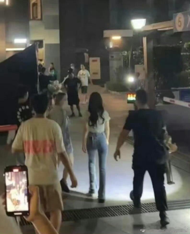赵露思在绝对的黄金比例面前 身高早已不是首选[爱慕] ​​​