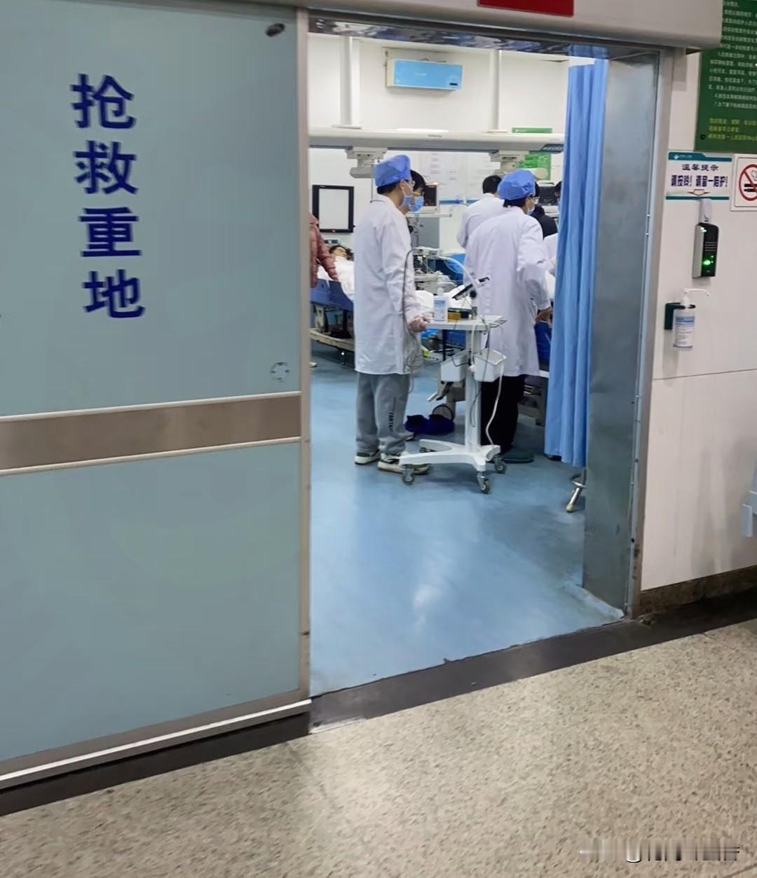 大病过后仍贪杯！
多少长辈，败给改不掉的酒瘾…

家里有常年嗜酒的老人，相信不少