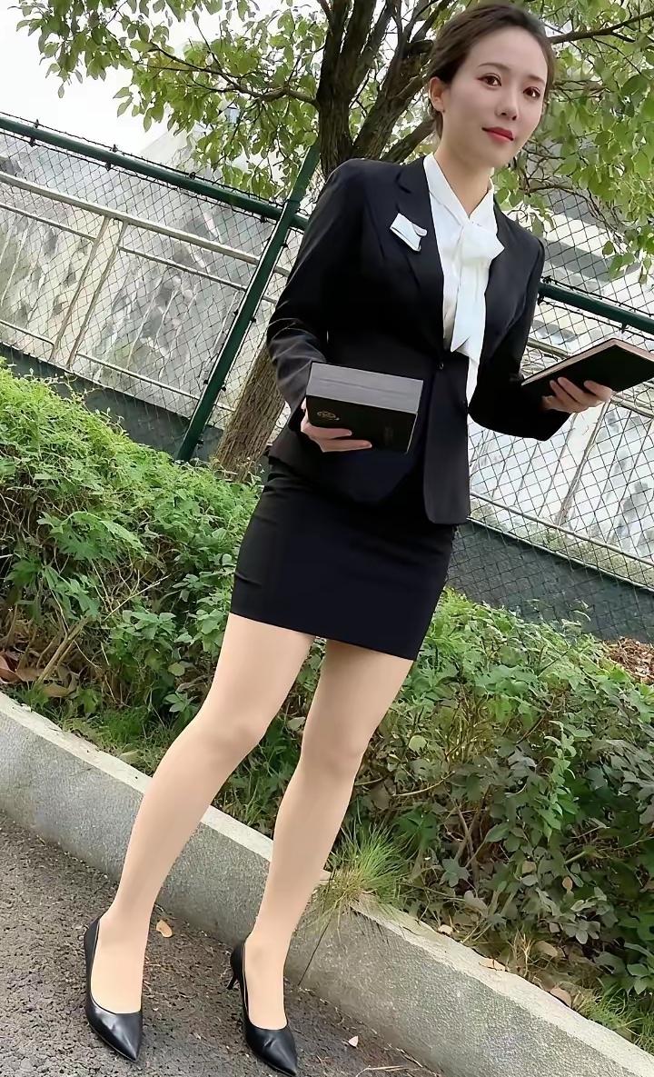 今天什么行业都不容易
所以有份月入 5000 的工作
就踏实干着吧
别好高骛远