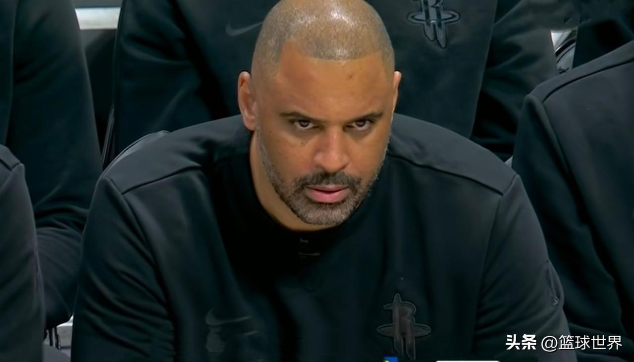 乌度卡近期的脸色越来越黑，这其中不仅是球队输球，还有全队的数据，以及球员的表现，