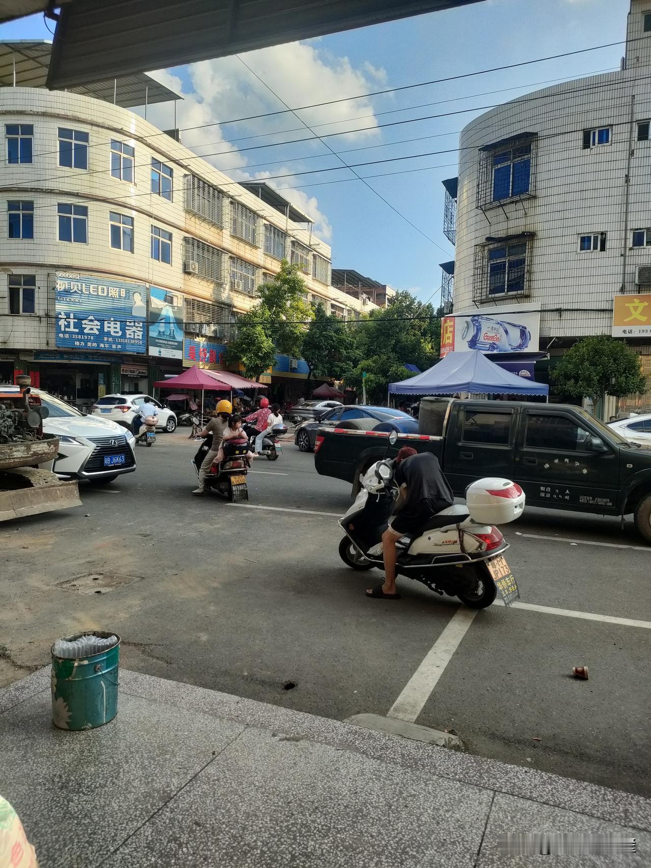 快来分享家中萌宠
 
说到我家那位“主子”，真是让人又爱又“恨”。它是一只三岁的