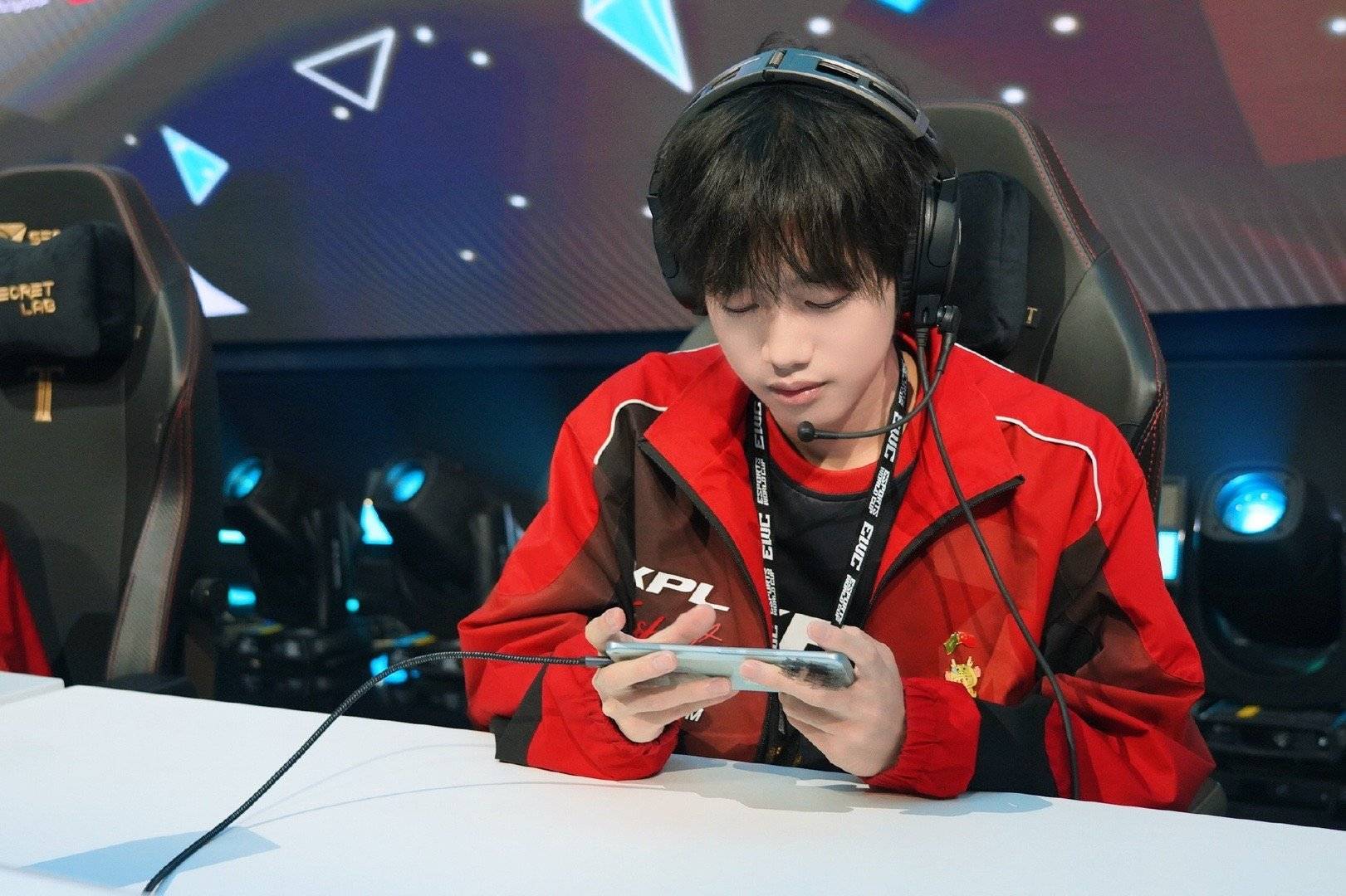 这个沙特融怎么看都好妹 