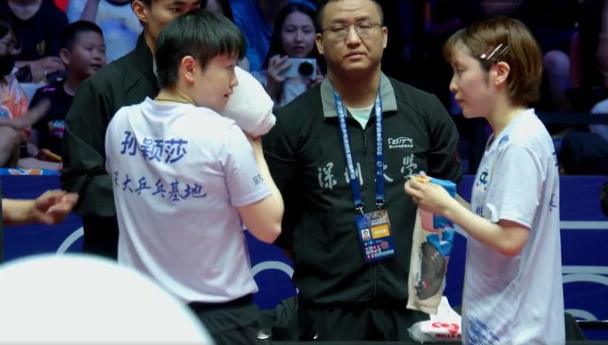 “听俺的” 乒超孙颖莎平野美宇vs李雨琪向俊霖 ​​​