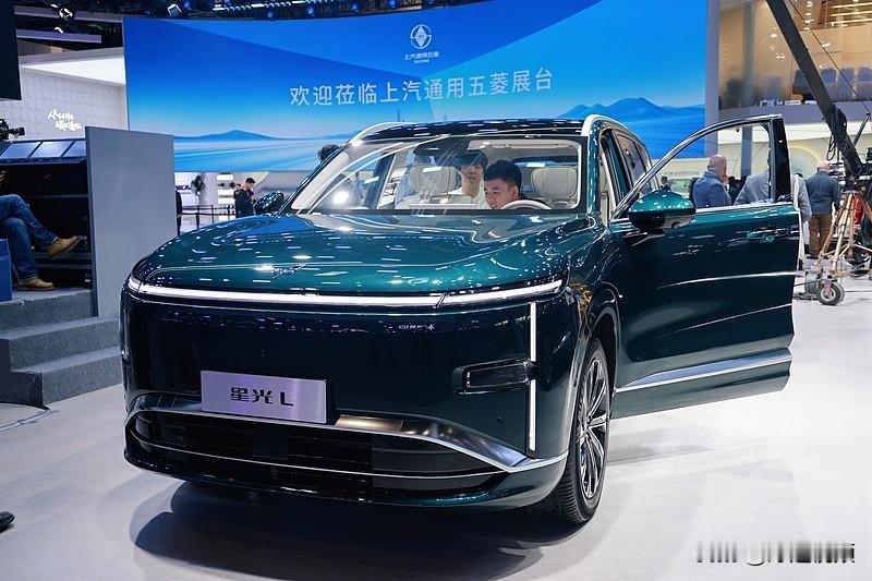十万级大六座星光L真材好料 之前总觉得十万级的大六座SUV，肯定是为了凑空间疯狂