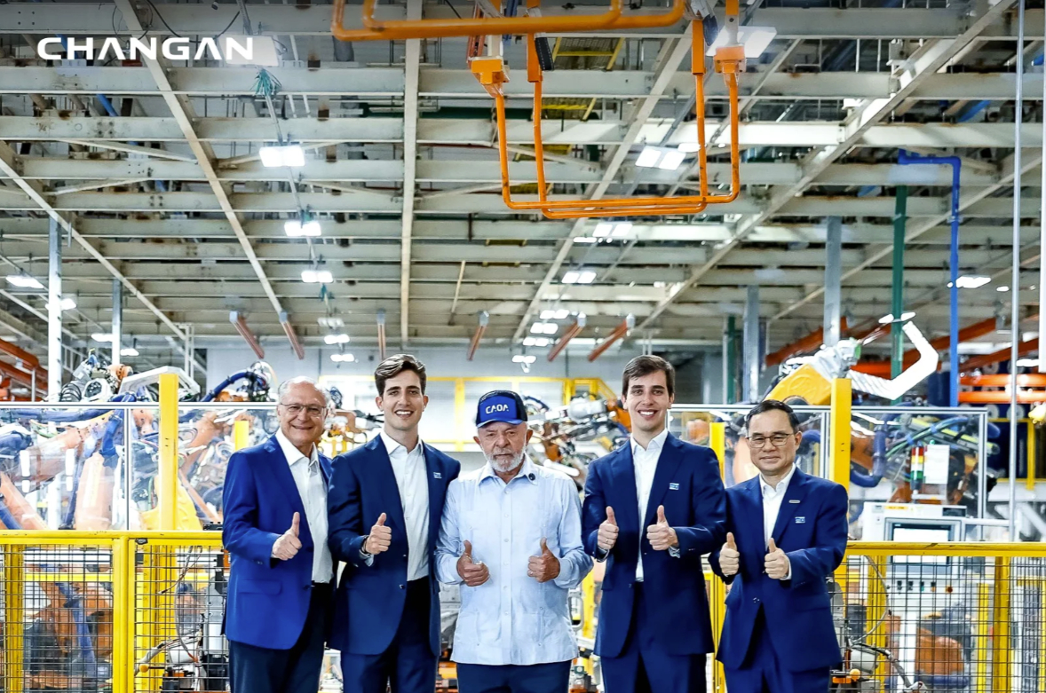 长安汽车与CAOA集团合资工厂正式投产，落子巴西！首期三款车型覆盖燃油、混动、插