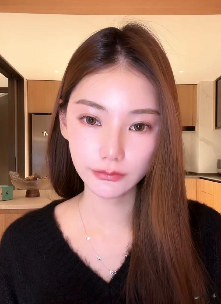 马筱梅说两个孩子都很懂事，肚子里这个生了以后让自己妈妈和阿姨带，自己的工作和生活