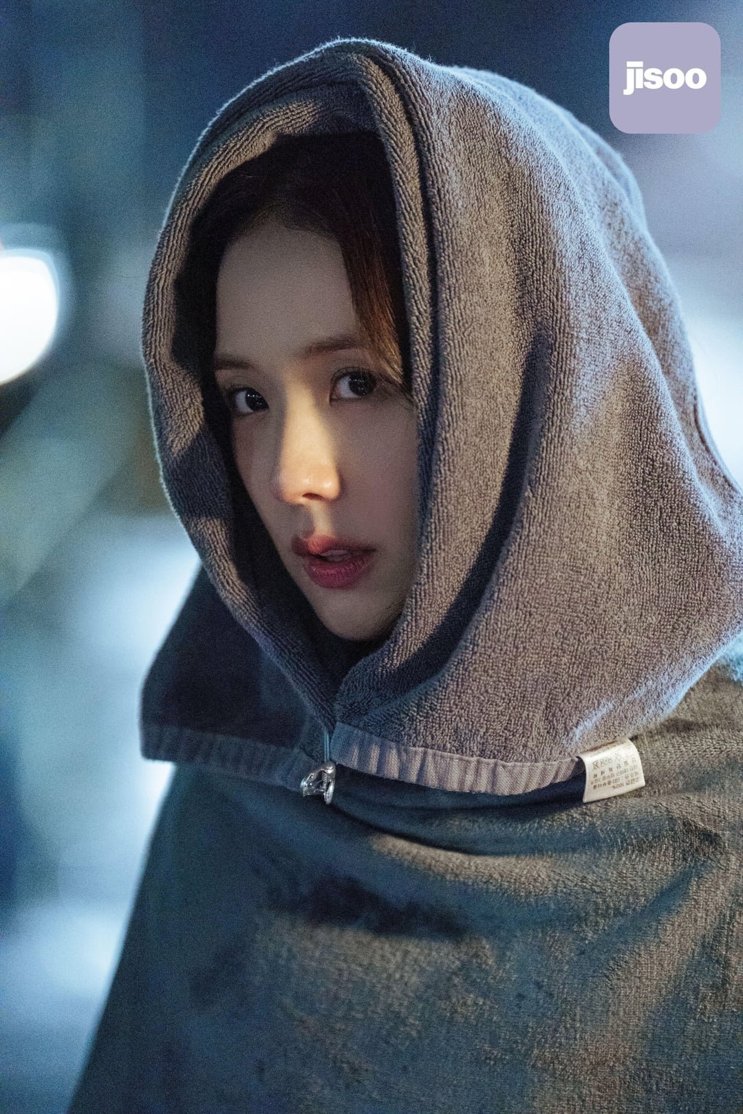 JISOO入围第五届青龙系列大奖候选人投票名单提名奖项如下：— 最佳女演员（金智