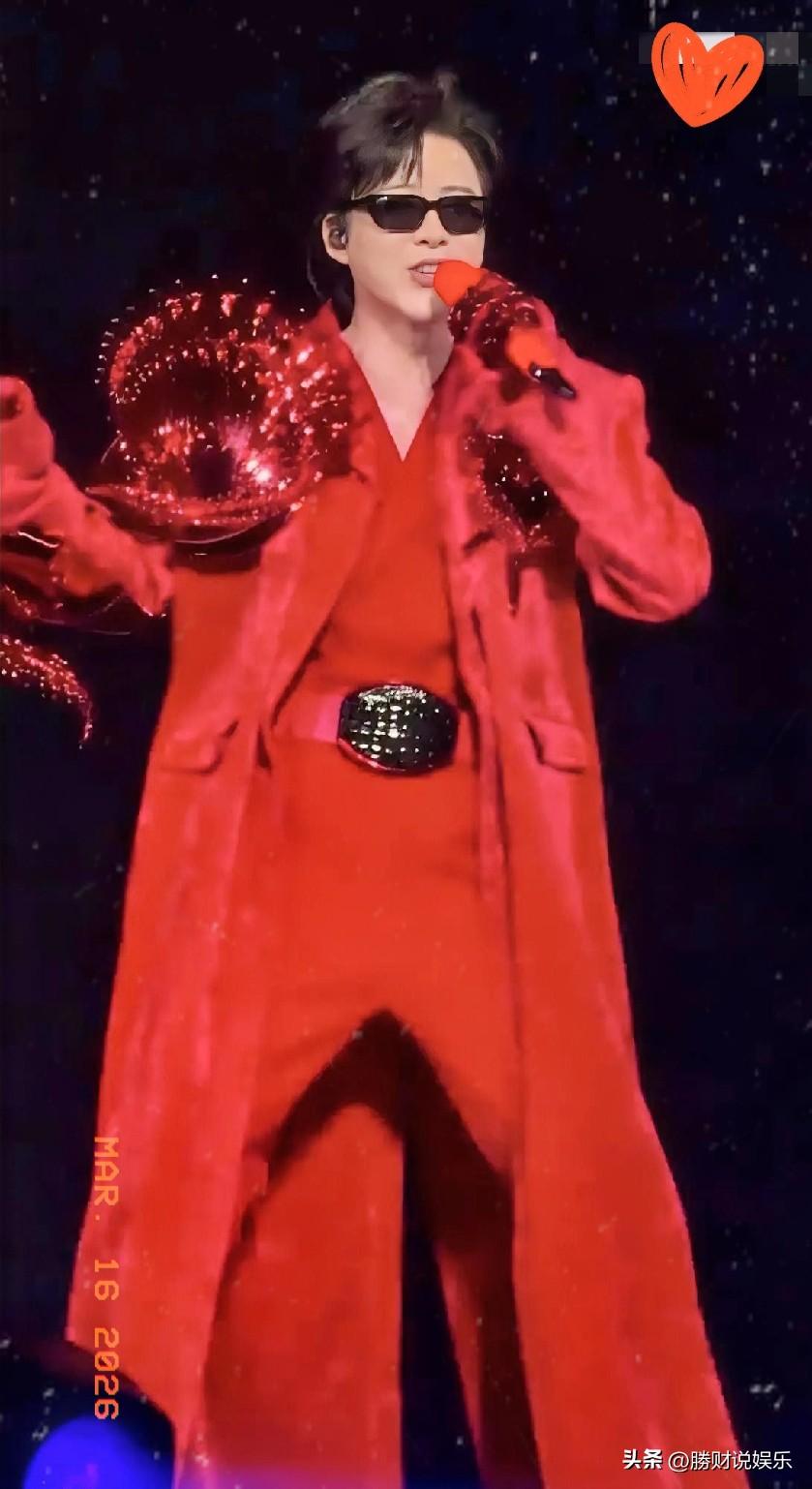 鲨疯全场！刘宇宁杭州演唱会封神 反油腻天花板炸翻杭城
 
刘宇宁2026巡演杭州