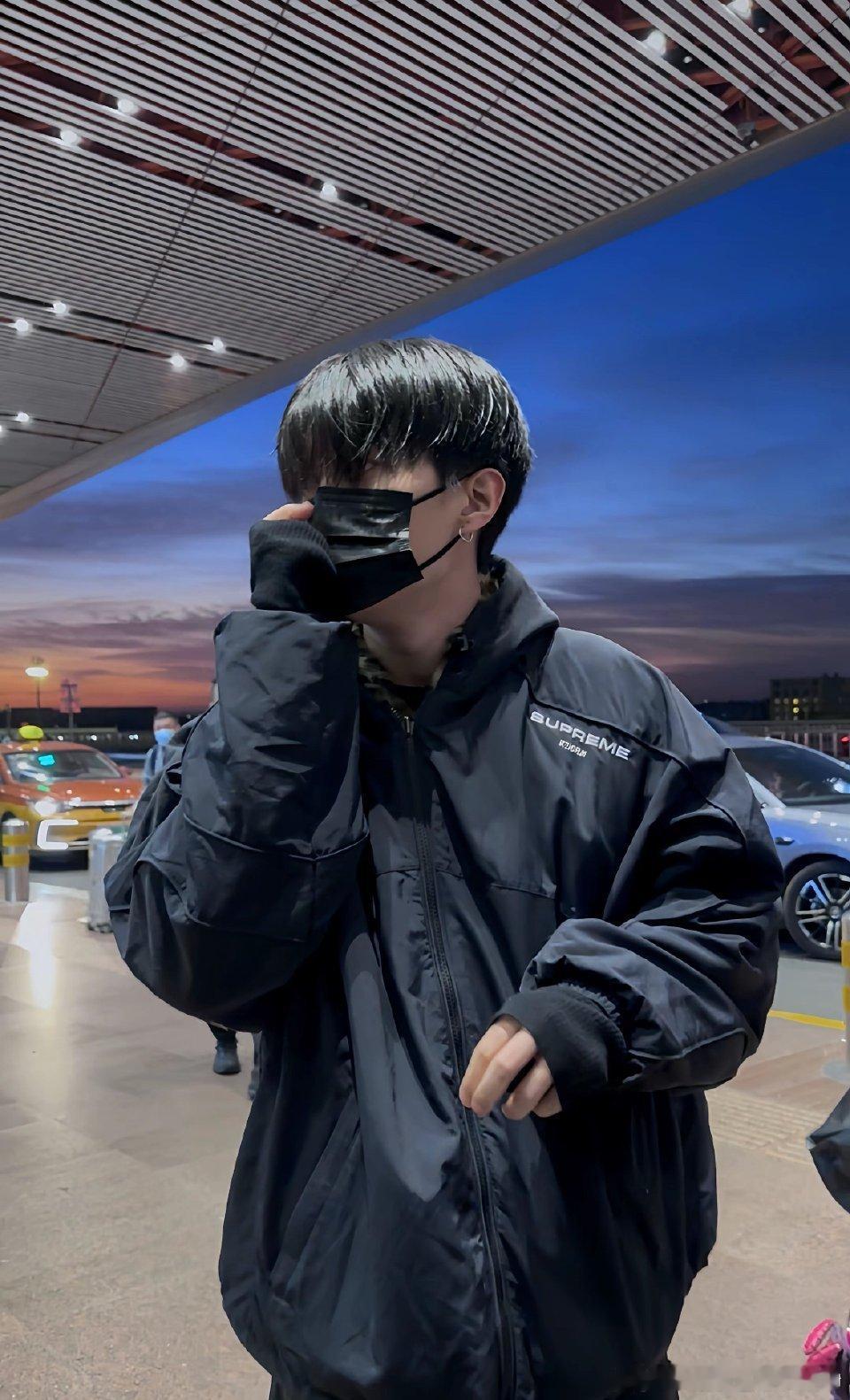 范丞丞范丞丞小巷人家fcc范丞丞庄图南fcc范丞丞纪梵希品牌代言人地球没有你不会