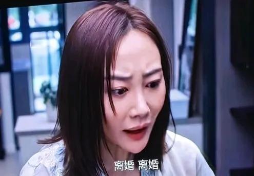 李纯的脸垮的也太快了。
她才36岁，正是女演员的好时候。可是她在电视剧《好团圆》