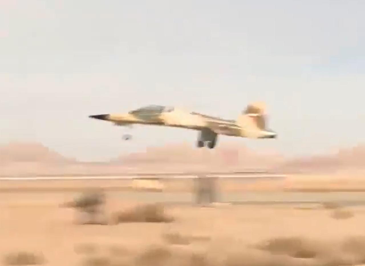 不是F-5，而是伊朗自己的国产战机？

如果这是真的，那伊朗是真的牛了。

伊朗