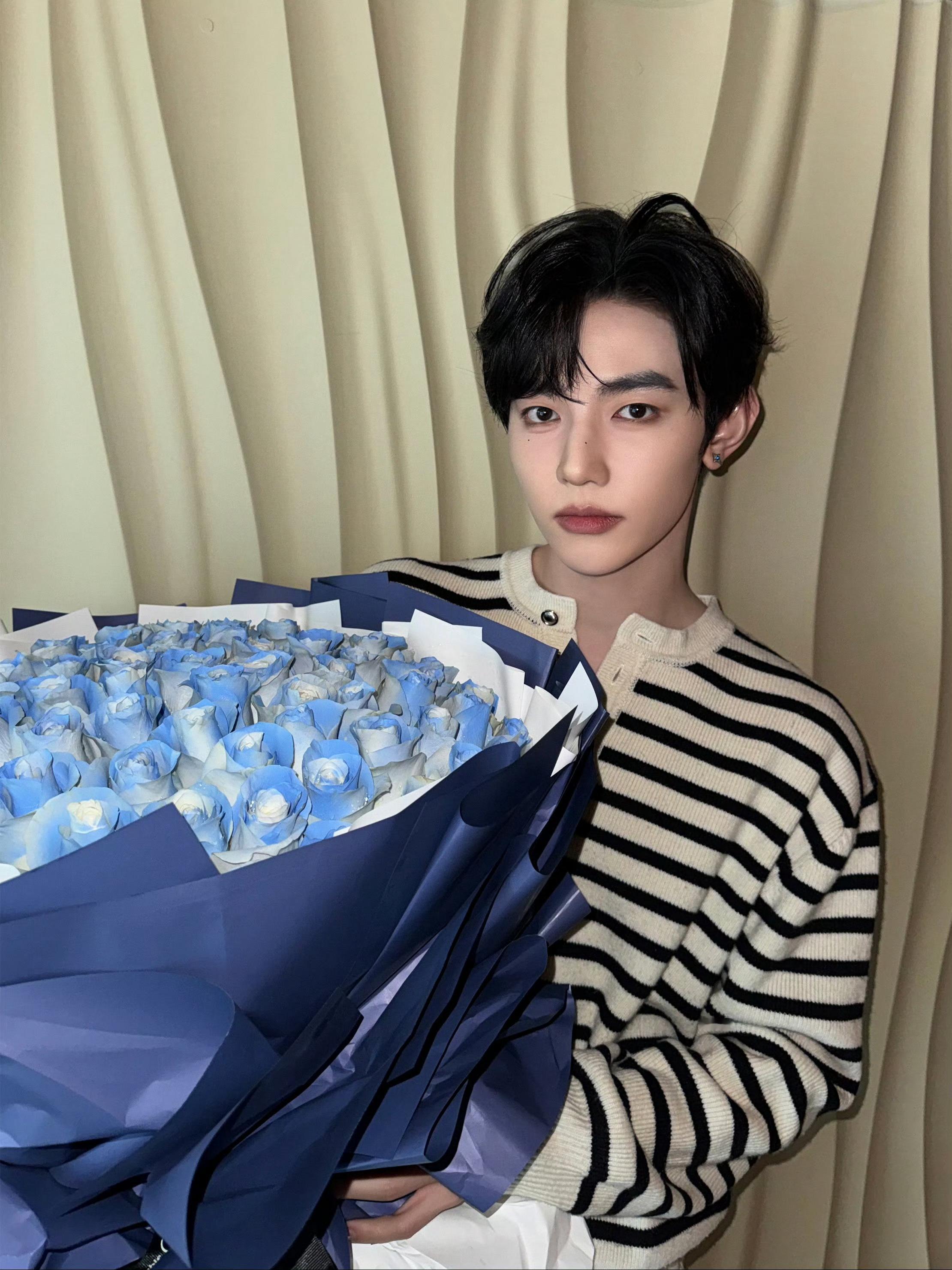 章昊 × 凡士林见面会造型 📸 风格大赏