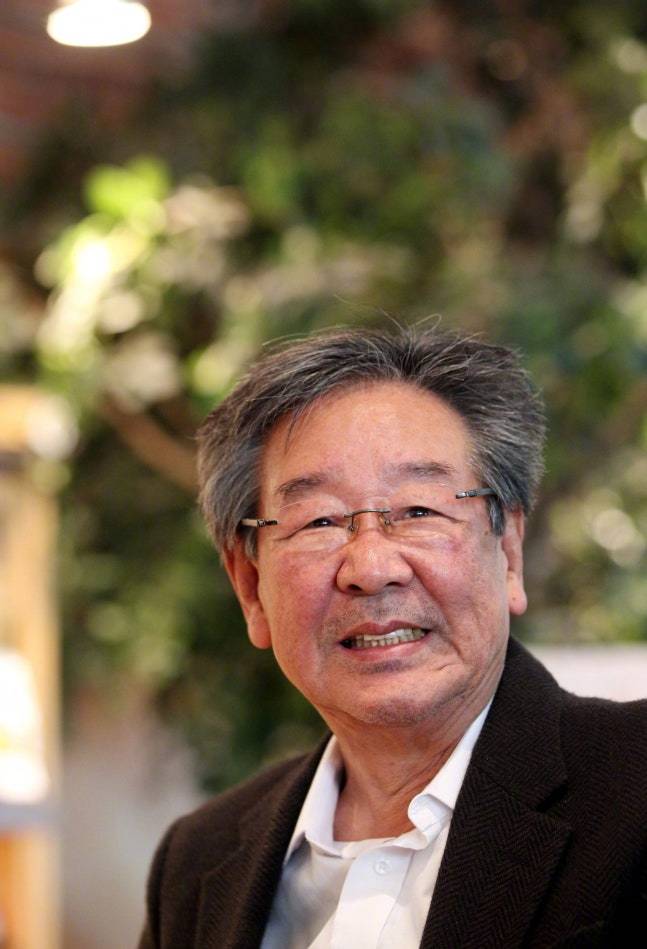 出演过《侦查班长》《田园日记》，被誉为“国民父亲”的演员崔佛岩昨晚在医院去世，享