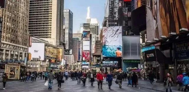 美国真正对手终于现身，莫斯科一语中的：中俄只是“替罪羊”

美国为了维护自己的霸