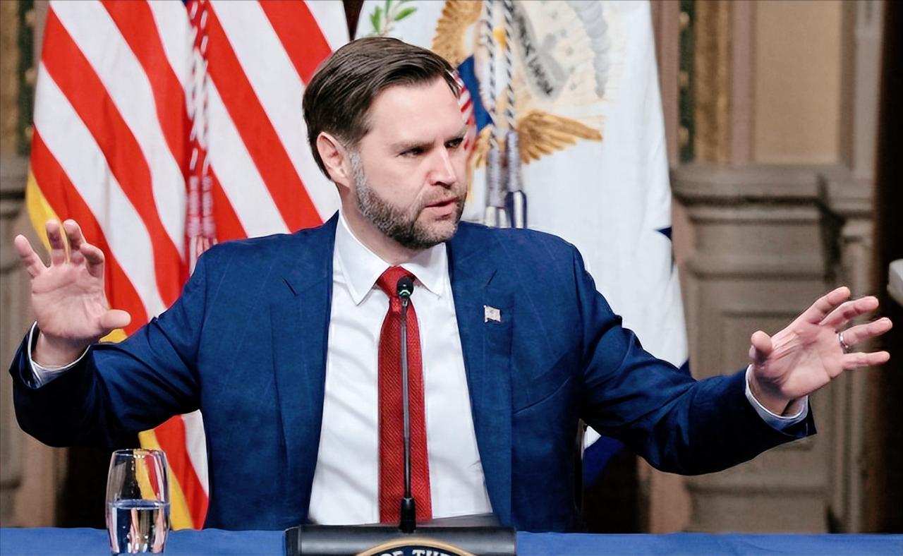 最近美国政坛又搞出大动作，特朗普公开宣布让副总统万斯专门当“反欺诈专员”，要在全