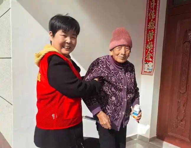 警惕！独生子女养老危机爆发，3.2亿老人的晚年谁来守护？中国已深度老龄化！60岁