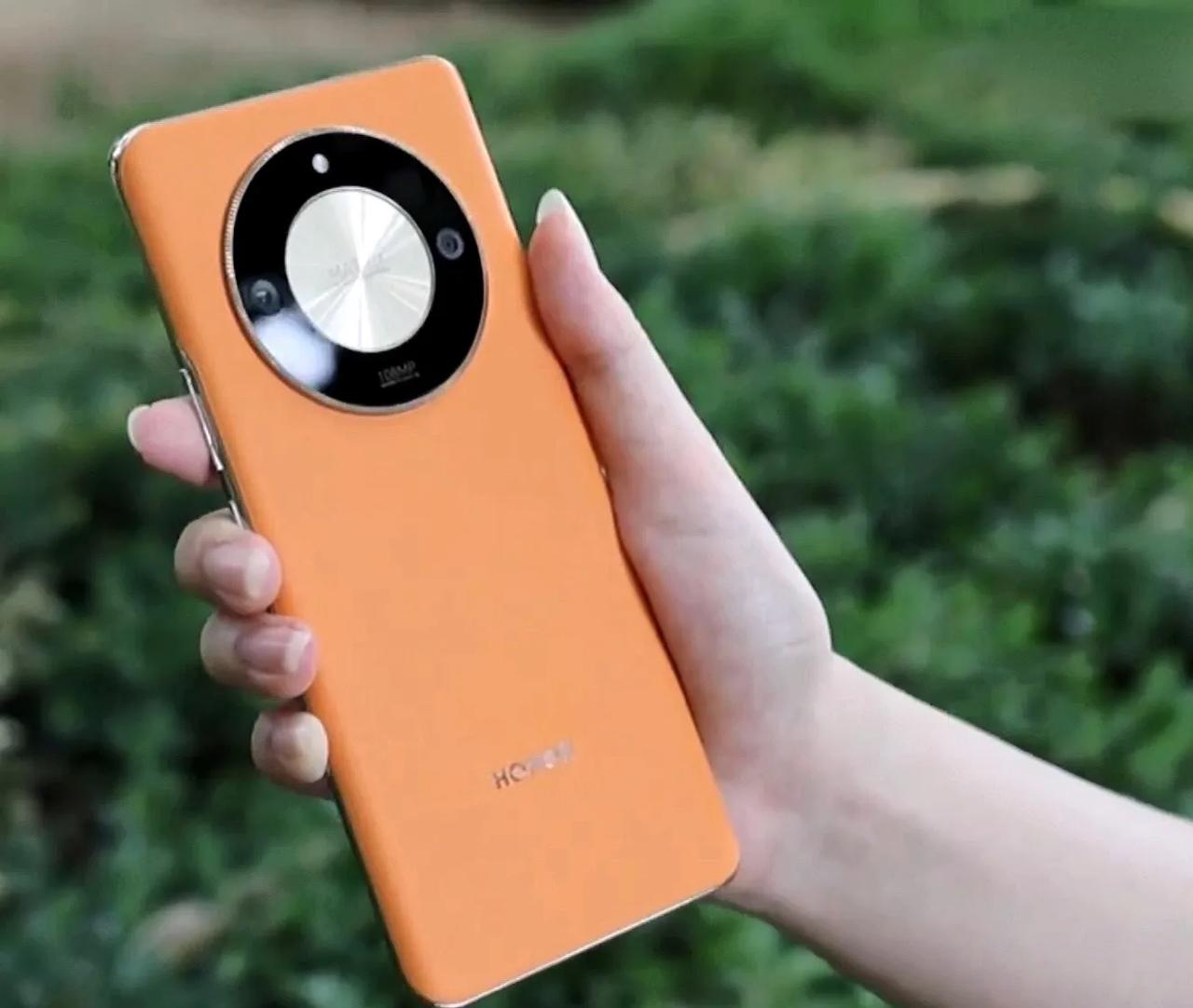 这款荣耀X50 GT手机的综合性能出色，包括1.5K超清护眼屏幕、5800mAh