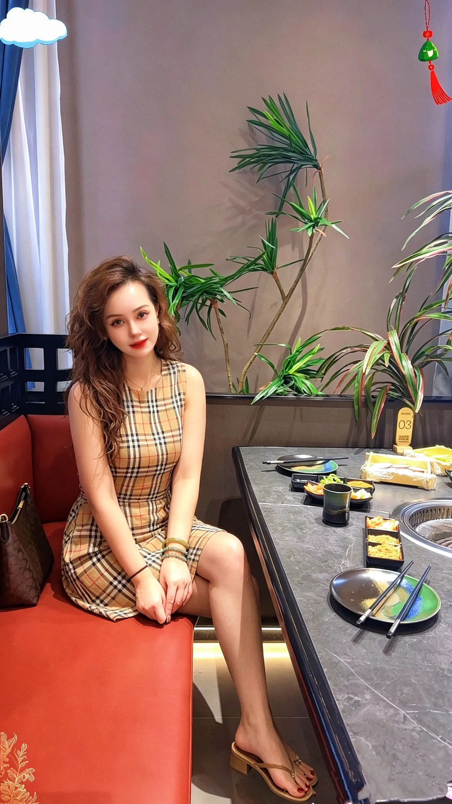 哪有什么完美人生，能让你开心就是对的人，自己喜欢的日子就是好日子，能对...