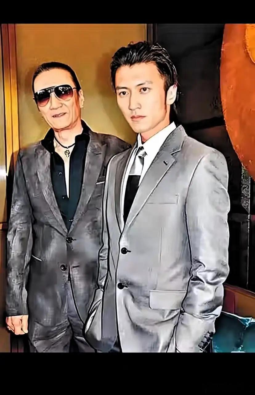 谢贤去世 谢贤走了，谢霆锋还在内地排练。7月24、25日的演唱会，票早卖光了，舞