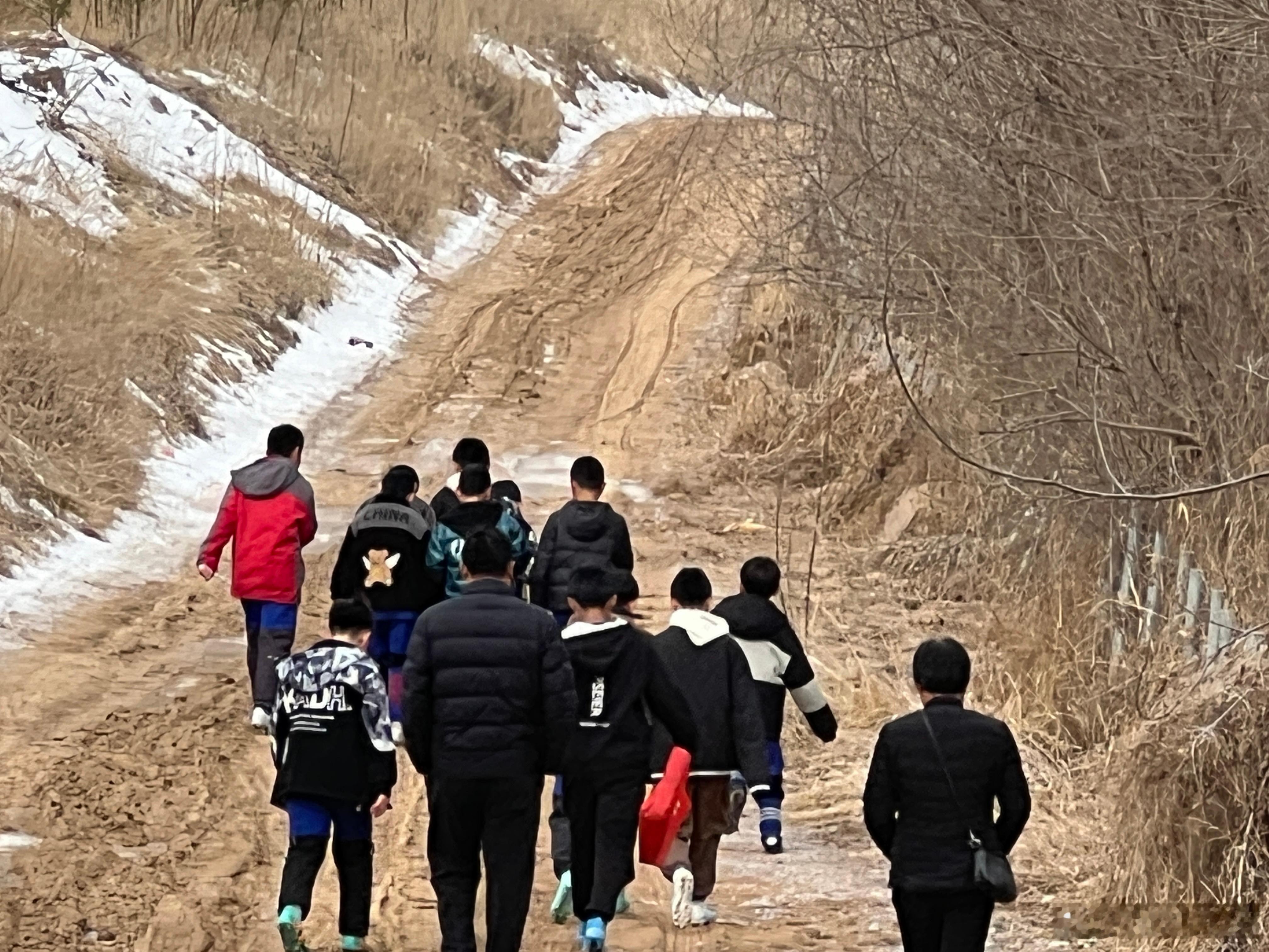 志丹县顺宁镇小学的高博文是县小学联赛的最佳射手，这场比赛包揽了所有9个进球，个人