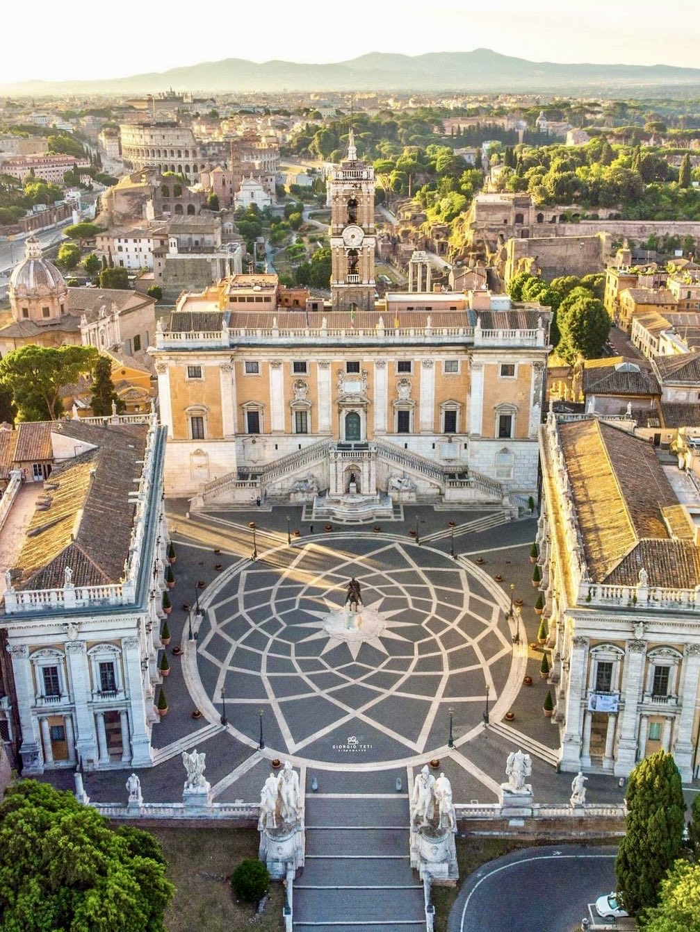罗马坎皮多利奥广场 (Piazza del Campidoglio) ，由米开朗