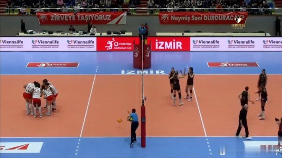 王媛媛首发，这么快迎来了加盟土超的第一场比赛，看看她跟纳兹的配合，加油加油⛽。王