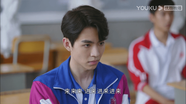 #鸣龙少年口吃男孩被偷拍#  看鸣龙少年仿佛看到了社会的另一面，如果可以的话谁想