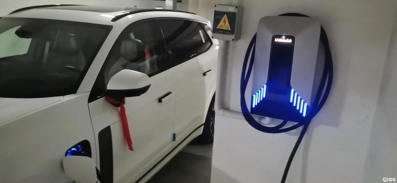 【车主：18度多电，55公里，是不是百公里电耗有点过高啊。。】
领克09 PHE