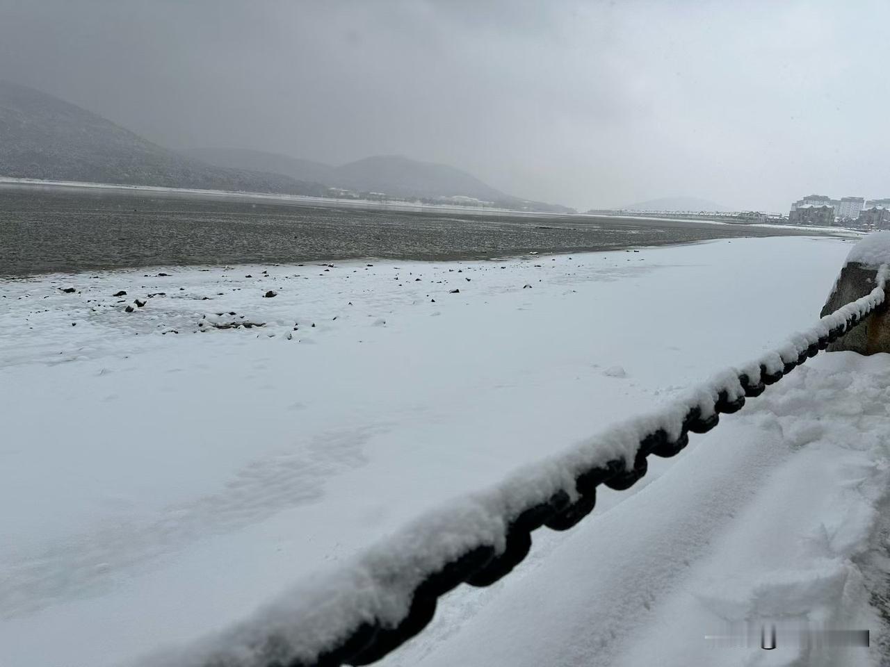 年底评优，9个人干18个人的活，名额却比别人少：职场最痛的，是“你的辛苦，领导看