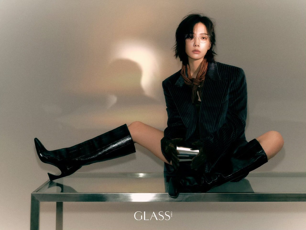 王珞丹封面随性氛围拉满王珞丹封面造型优雅随性氛围感拉满！​王珞丹时尚表现力好绝 