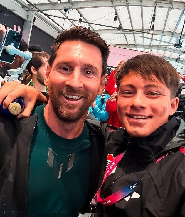 河床 河床青年队的小球员们实现了与梅西见面的梦想🤩🔟这支阿根廷豪门的青年队在